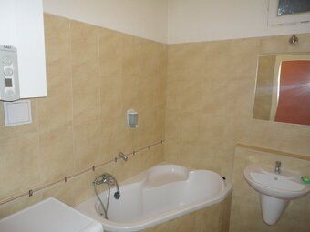 We offer for rent a sunny apartment 2+1, in the city
