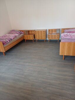 I offer a room for rent in a newly renovated apartment in