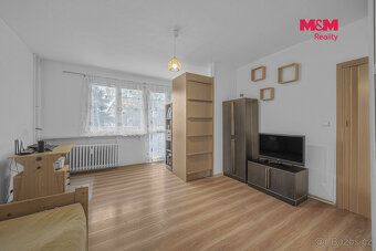 We offer for sale a bright apartment 1 + kk with balcony