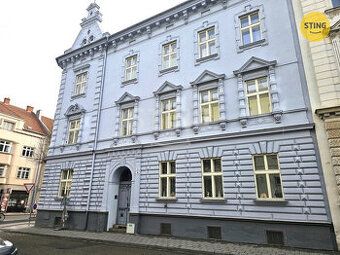 As the property owner, I offer for rent a panel apartment