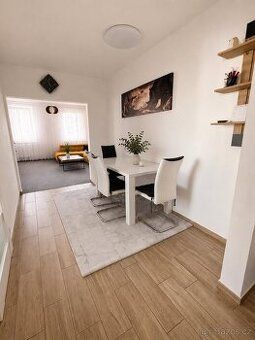 Spacious and very nicely arranged apartment located on the