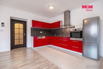 We offer for long-term rental a spacious apartment 2+kk