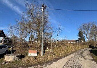 We offer for sale a flat land measuring 910 sqm2 located in