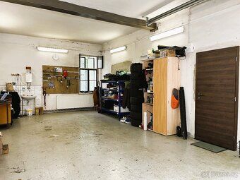 We offer for sale a detached residential property on the