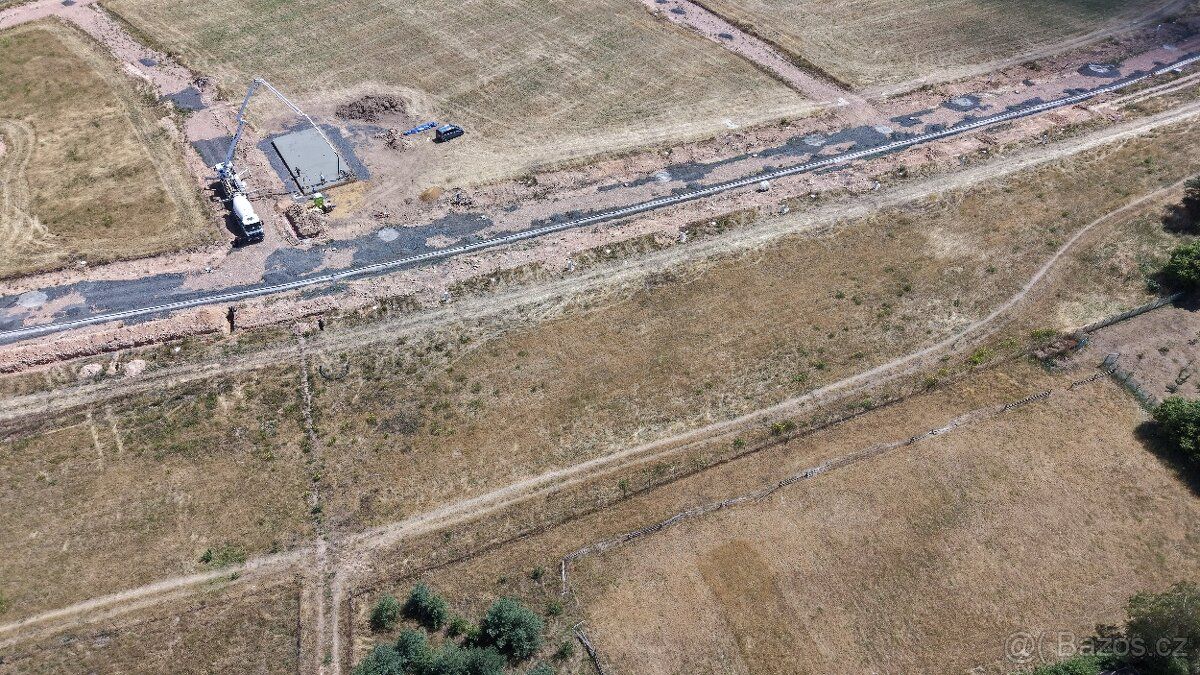I am offering two building plots for sale measuring 881 sqm