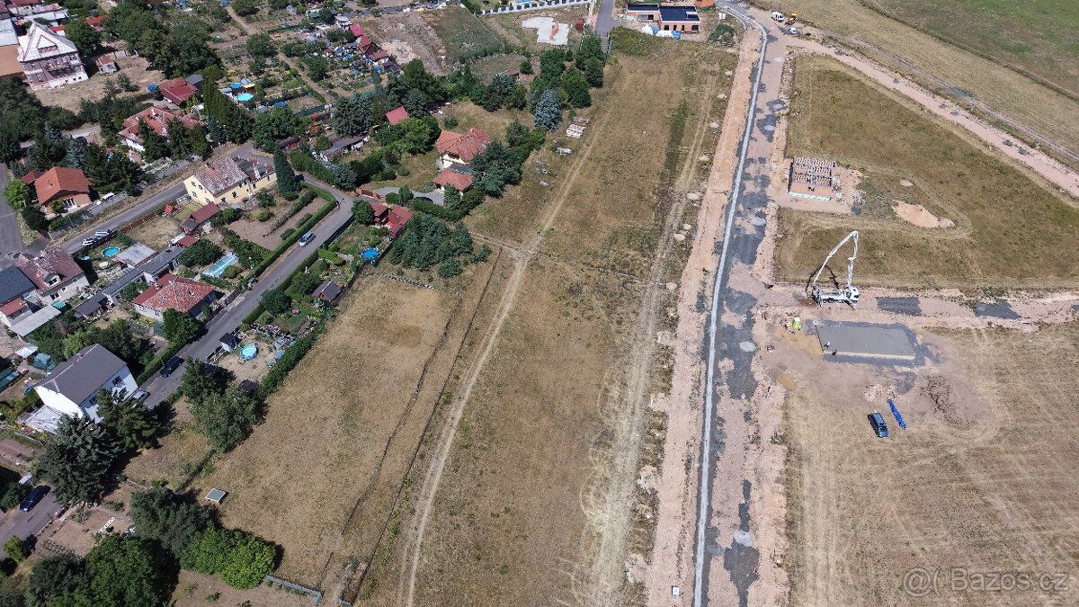 I am offering two building plots for sale measuring 881 sqm
