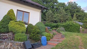 I am offering for sale a brick house located on a spacious