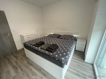Uvoľnite si nohy a odpočiňte si v tejto tichej, štýlovej