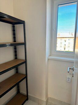 We offer you this spacious, bright apartment available for