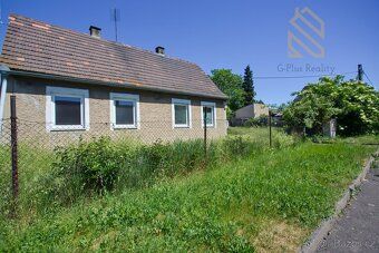 We offer for sale a family house with garden located in a