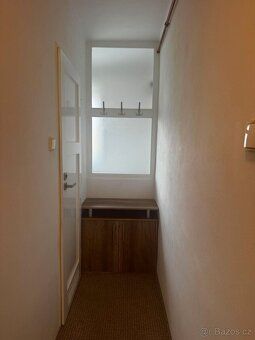 We offer for rent a pleasant and partly furnished apartment