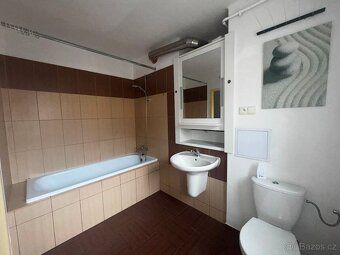 We offer for rent a pleasant and partly furnished apartment