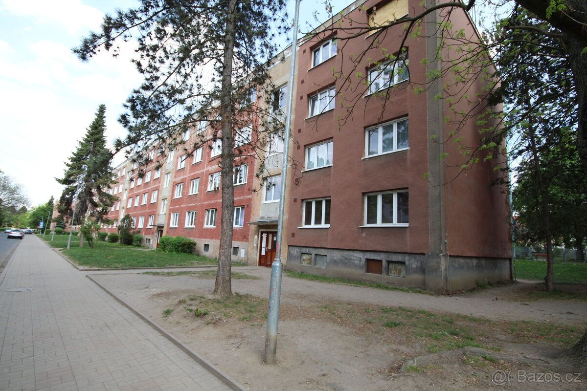 Ve výhradním zastoupení nabízíme byt 2+1, o výměře 55 m2 v B