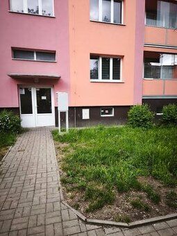Ve výhradním zastoupení nabízíme byt 2+1, o výměře 55 m2 v B