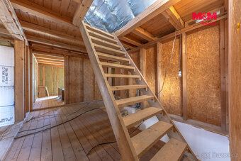 We offer for sale an unfinished family house with beautiful