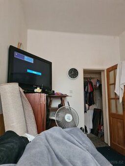I am renting long-term an apartment 4+1, area about 80 sqm