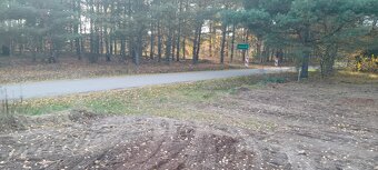 Atrakcyjna działka z dostępem do mediów (światłowód) w drodz