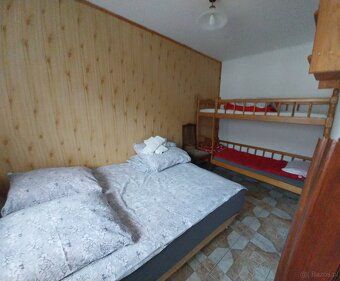 Polecam dwa apartamenty w domu murowanym, wejścia osobne. Je