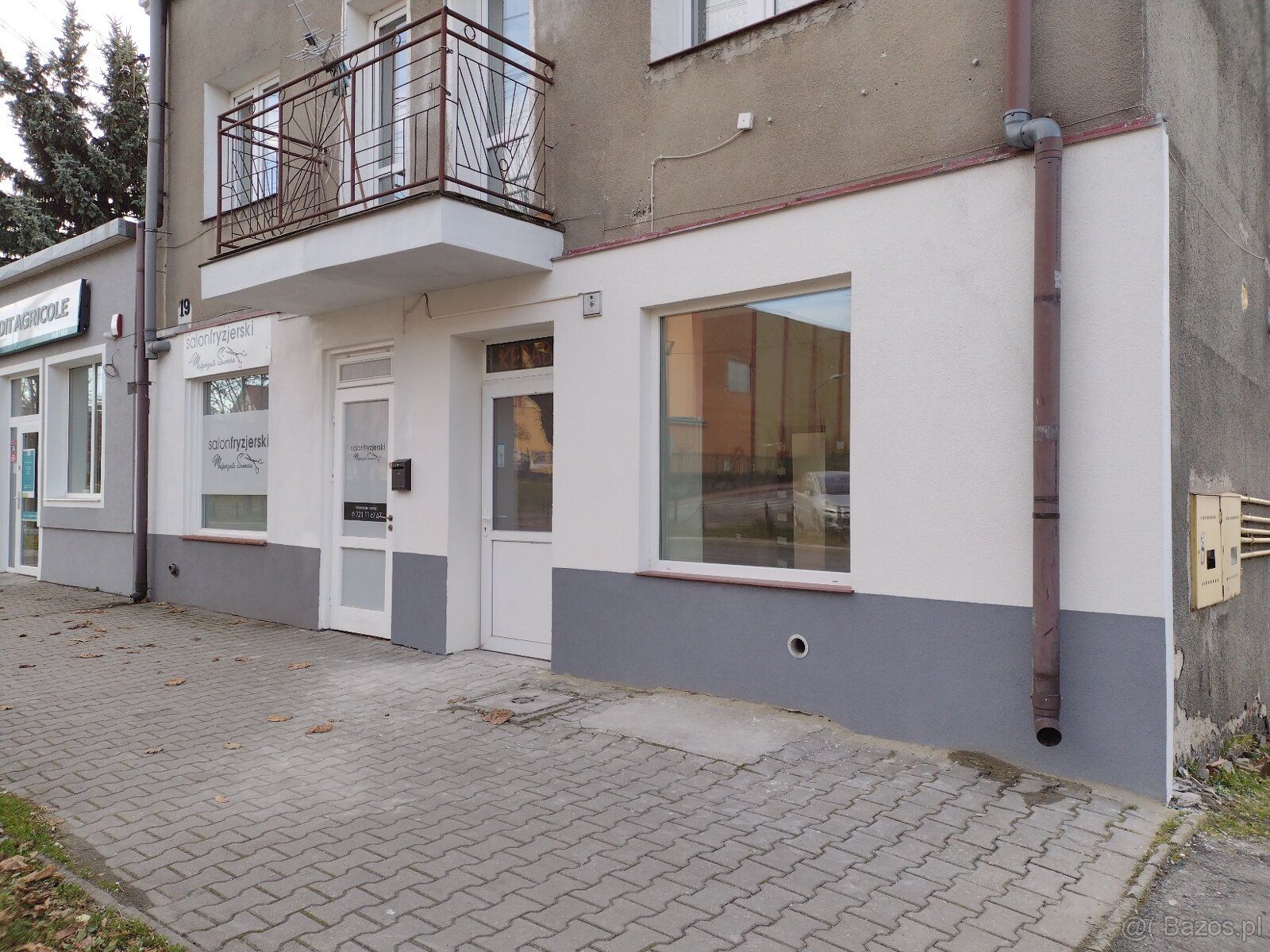 Parterowy lokal,wejście z ulicy 0k 20m2, duża witryna woda, 