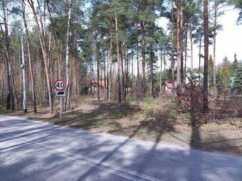 Atrakcyjną działkę budowlaną nr.81/43 notarialnie sprzedam.L