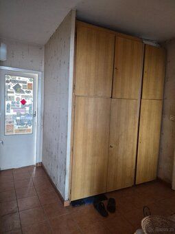 Sprzedam 3 pokoje w Żyrardowie 53 m2, do remontu. 4 piętro b