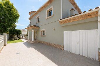 🏡 DOM 2. LINIA OD MORZA | 5 SYPIALNI | PRYWATNY BASEN | KUCH