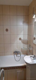 Kawalerka 27m2 umeblowana, odświeżona balkon,winda.Dobra lok