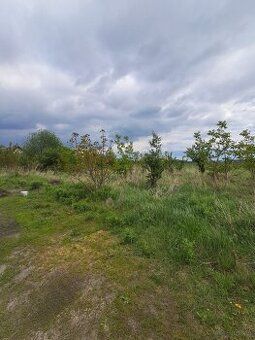 Oferujemy na sprzedaż działkę budowlaną o powierzchni 903 m²