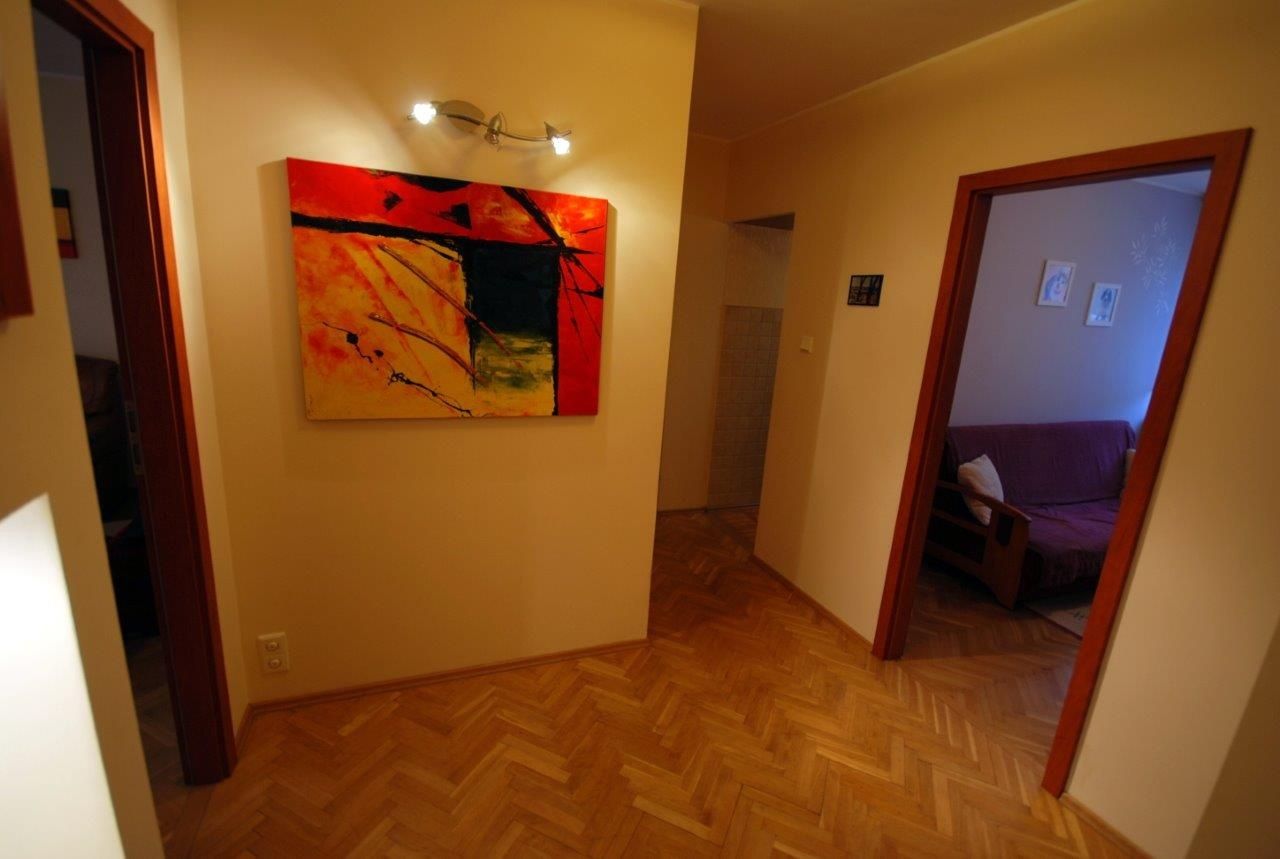Mieszkanie znajduje się na Zaspie w budynku trzy piętrowym 6