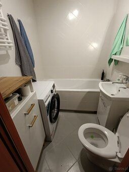 Sprzedam mieszkanie dwupokojowe 51.3m2 na drugim piętrze na 
