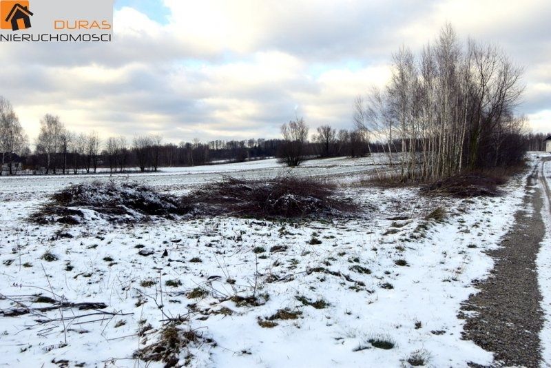 Przedmiotem sprzedaży jest nieruchomość gruntowa, rolno-budo
