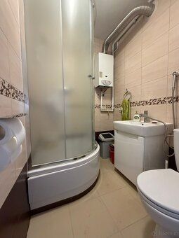 Na sprzedaż trzypokojowe mieszkanie o powierzchni 43 m², poł