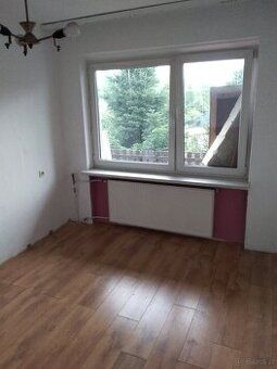 240 m kw pow, całkowitej Do odświeżenia Nowe pokrycie dachu,