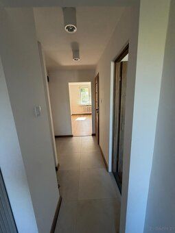 Na sprzedaż trzypokojowe mieszkanie o powierzchni 48 m², poł