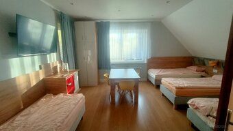 Zvu vás k prohlédnutí naší nabídky UBYTOVÁNÍ. KONTAKT 6O7 1 