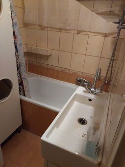 Для оренди квартира площею 36 м², вул. Яна Павла ІІ 35 (кут
