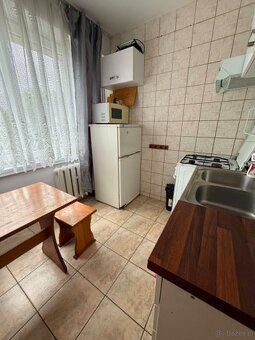 I am renting out a spacious and functional apartment with