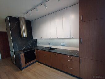 Na prodej prostorný byt o ploše 45 m², situovaný ve druhém