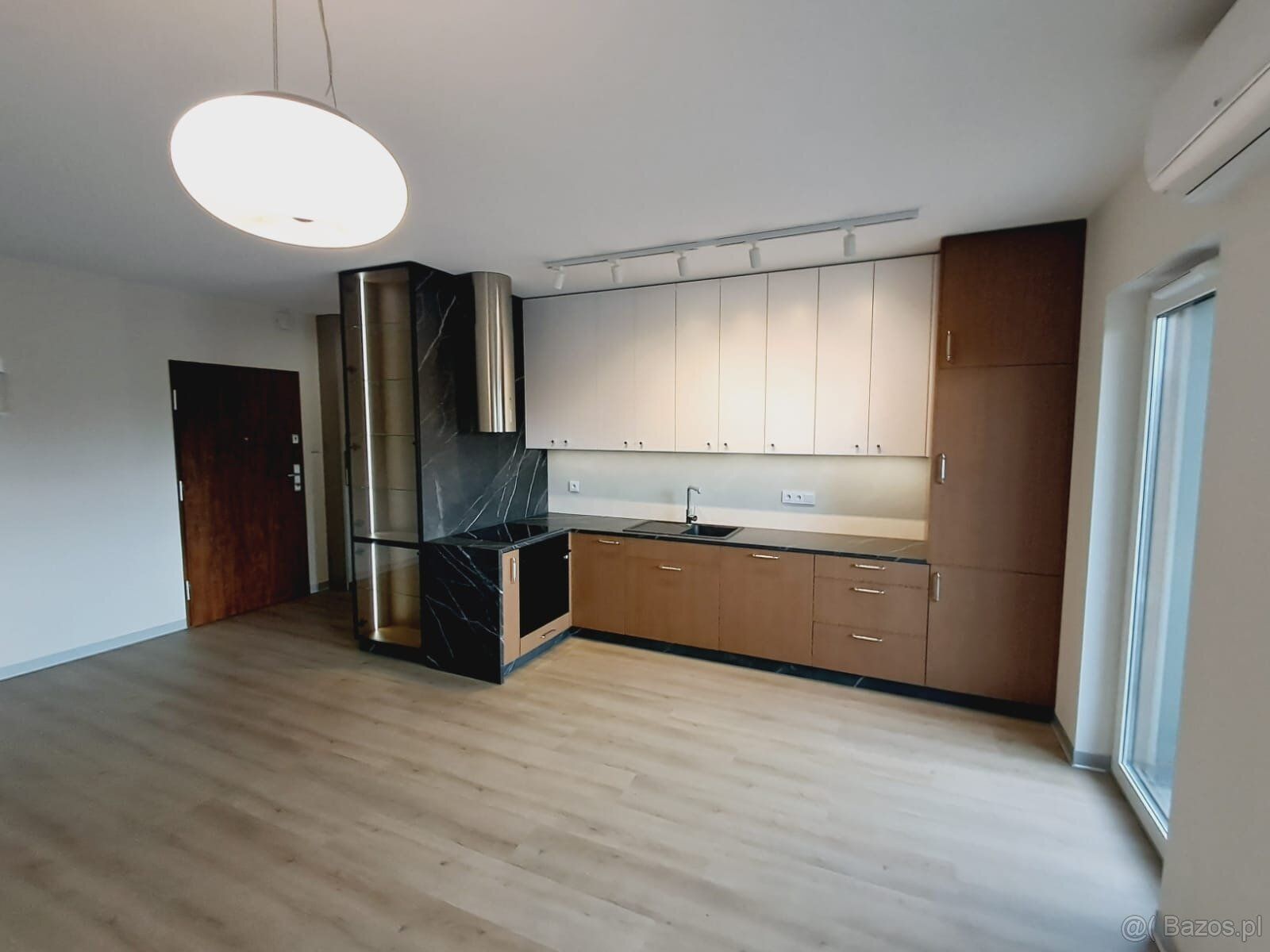 Na prodej prostorný byt o ploše 45 m², situovaný ve druhém