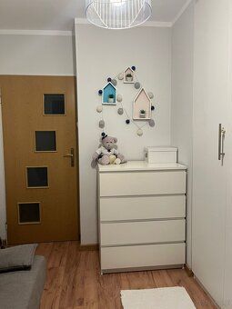 I am renting an individual furnished room with wardrobe