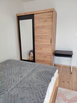 I am renting out a new 2-room apartment in a block at the