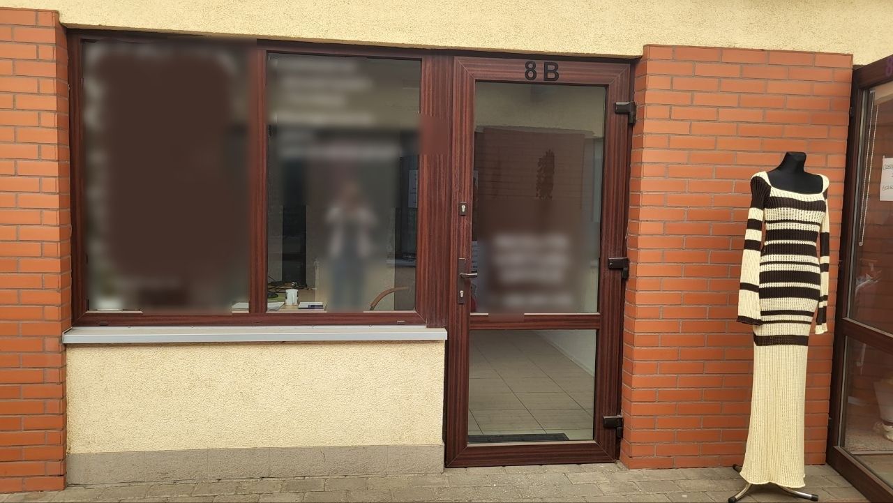 I sell a commercial-service-office space with an area of 24