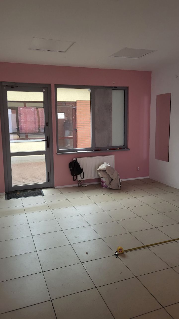 I sell a commercial-service-office space with an area of 24