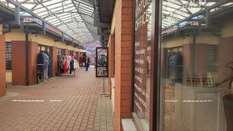 I sell a commercial-service-office space with an area of 24