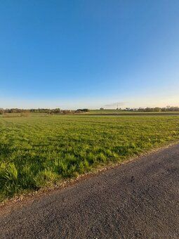 На продаж дві ділянки під будівництво розташовані в селі