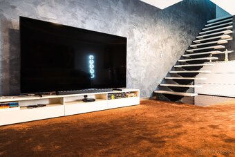 Ponúkam na predaj moderný, nadštandardne vybavený 3-izbový m