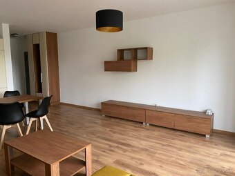 Ponúkam na prenájom 2 - izb. byt s loggiou na ul. Narcisová 