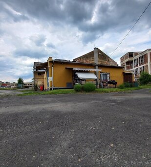 Ponúkame na predaj skladové priestory v bývalom areáli Tatra