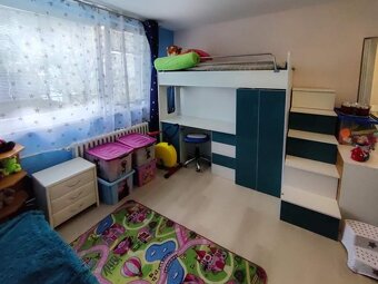 🏡 Na predaj: 3‑izbový zrekonštruovaný byt s loggiou – centru