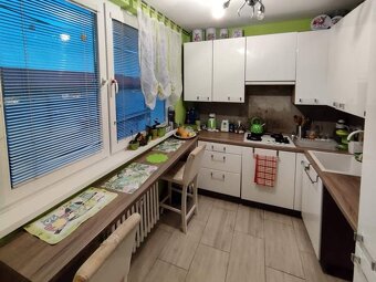 🏡 Na predaj: 3‑izbový zrekonštruovaný byt s loggiou – centru